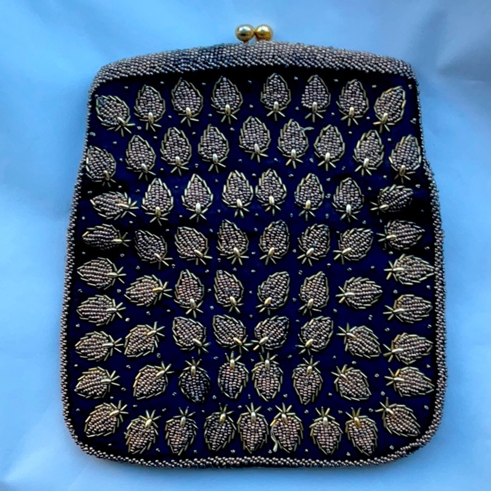 Vintage Silk Hand Beaded in Hong Kong purse / clutch